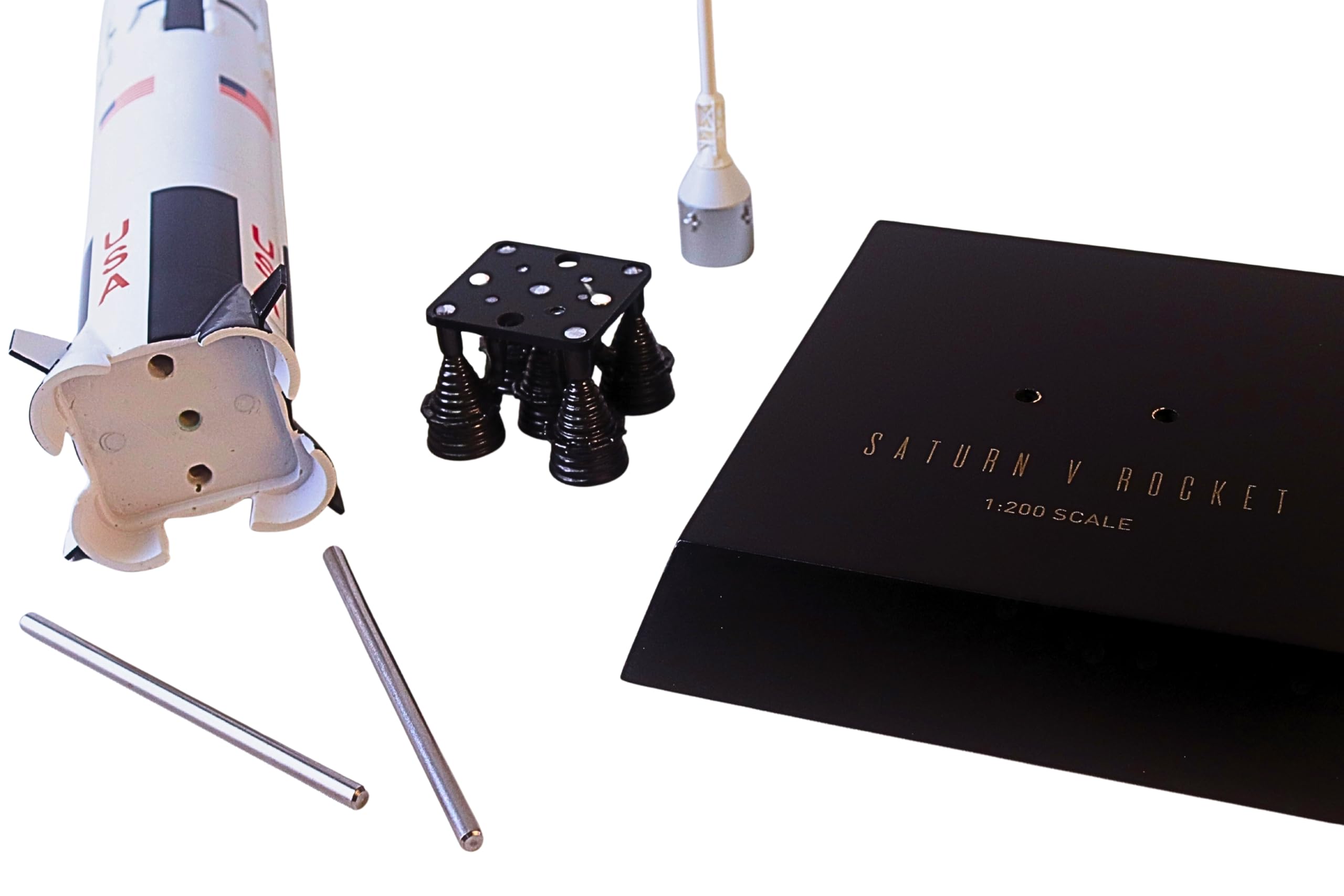 Daron Executive Series Collectible Saturn V Rocket 1/200 Scale Resin Model with Base Model Perfect for Ages 12+ - Image 3