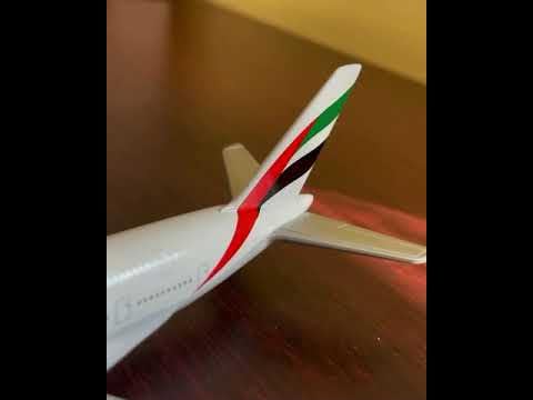 Daron Toy Airplane RT9904 – Emirates A380 – Die-Cast Metal Model Airplane Toy with Plastic Parts for Kids Ages 3+ - Image 6