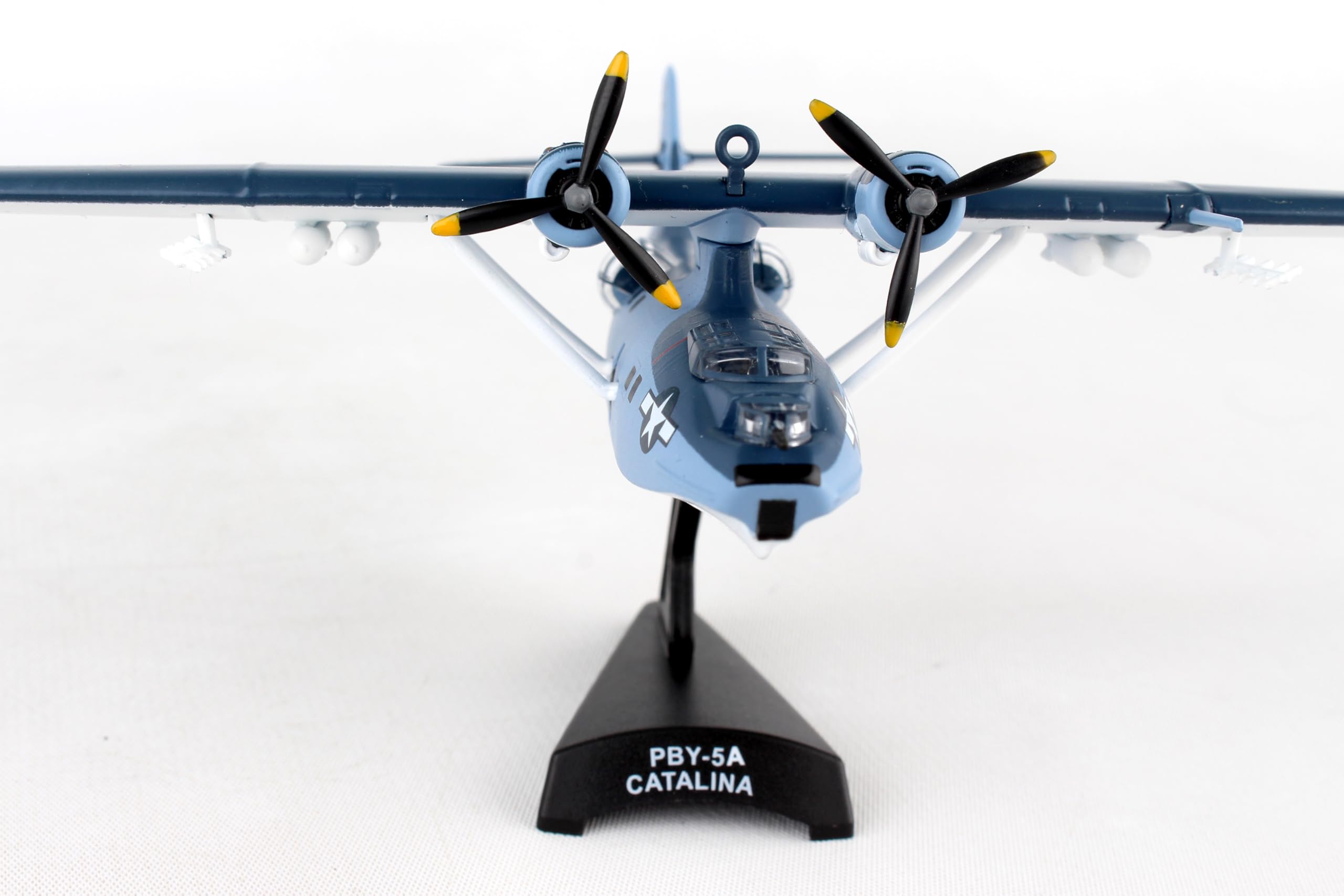 Daron Worldwide Trading Postage Stamp USN Pby5 Catalina 1/150 Airplane Model - Image 3