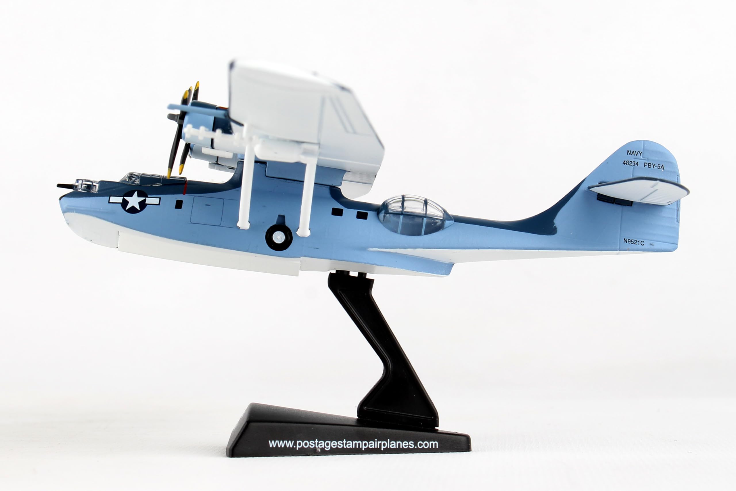 Daron Worldwide Trading Postage Stamp USN Pby5 Catalina 1/150 Airplane Model - Image 4