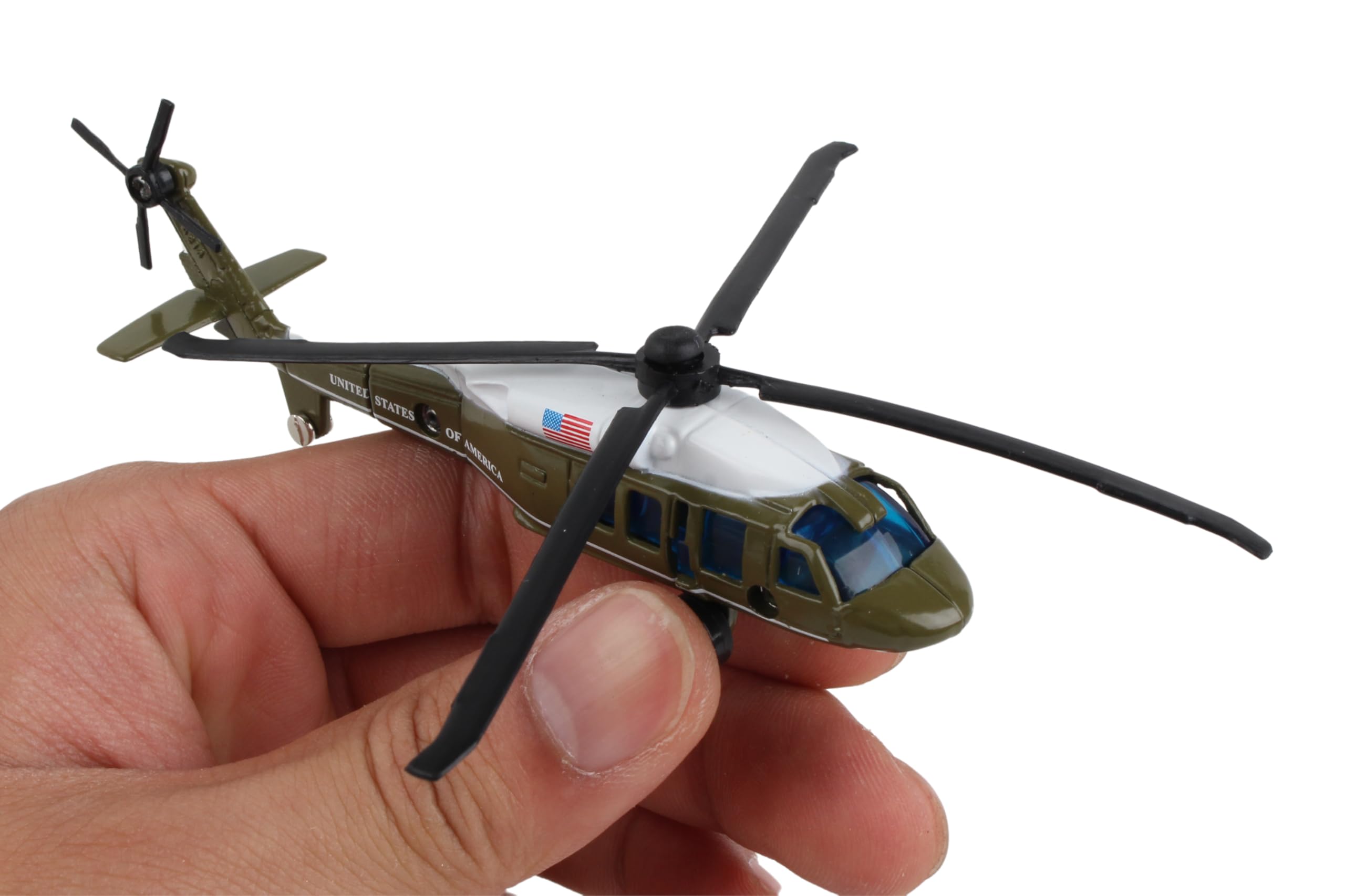 Daron Worldwide Trading Runway24 Uh60 Presidential Helicopter - Image 3