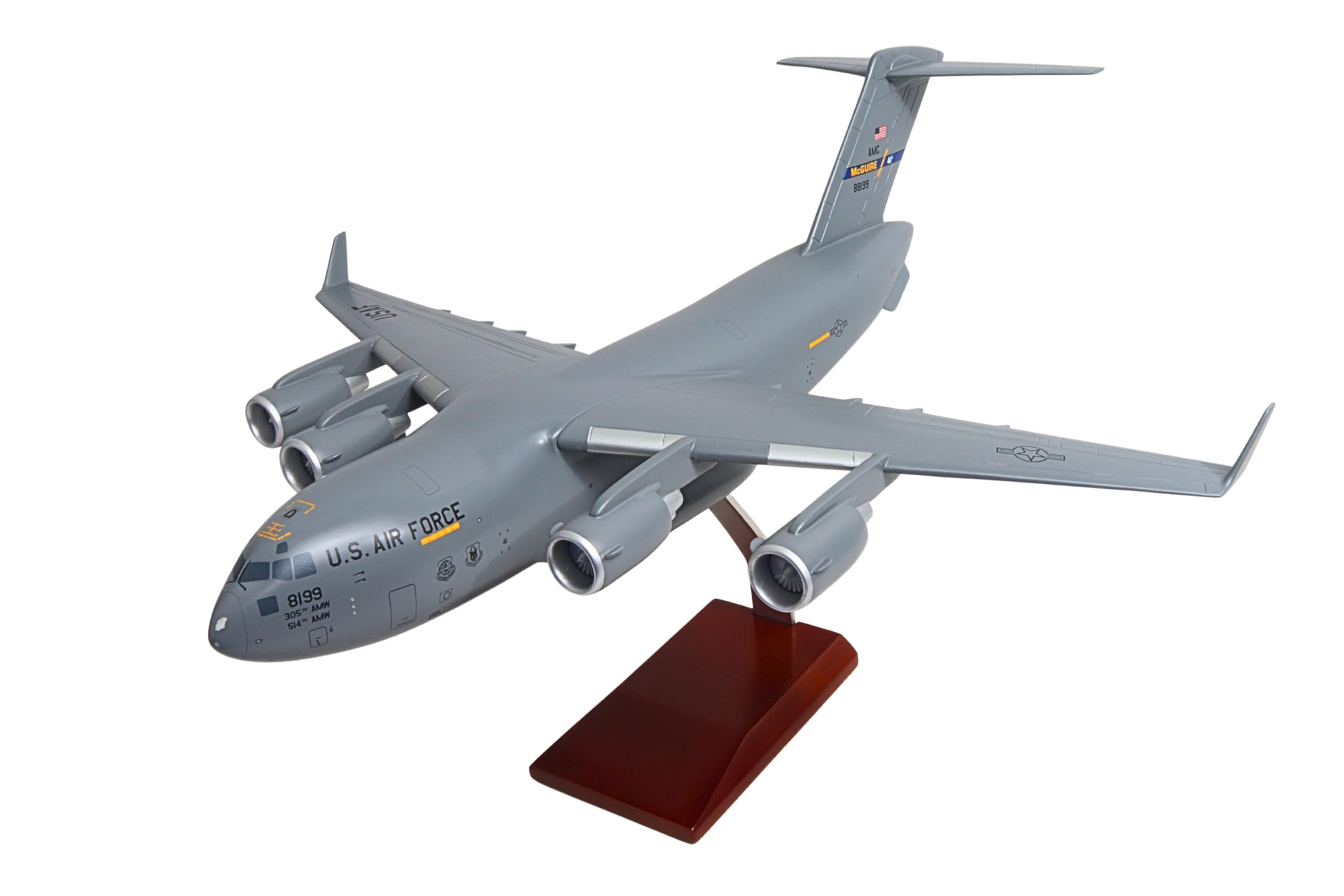 Executive Series Collectible C-17A Globemaster III McGuire AFB NJ 1/100 Scale Resin Model with Base for Ages 14+ - Image 3